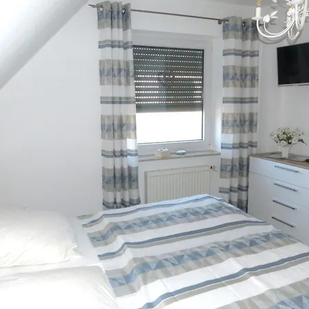 Apartment Darsser Weg 10a *